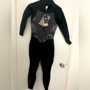 NWT Quicksilver/Roxy Wetsuit size 4
